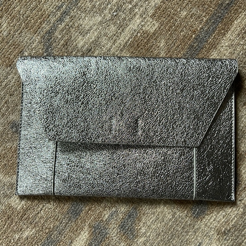 Silver clutch